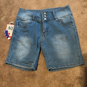 Women's juniors High Waist super stretchy Denim Shorts - Blue Sz 7